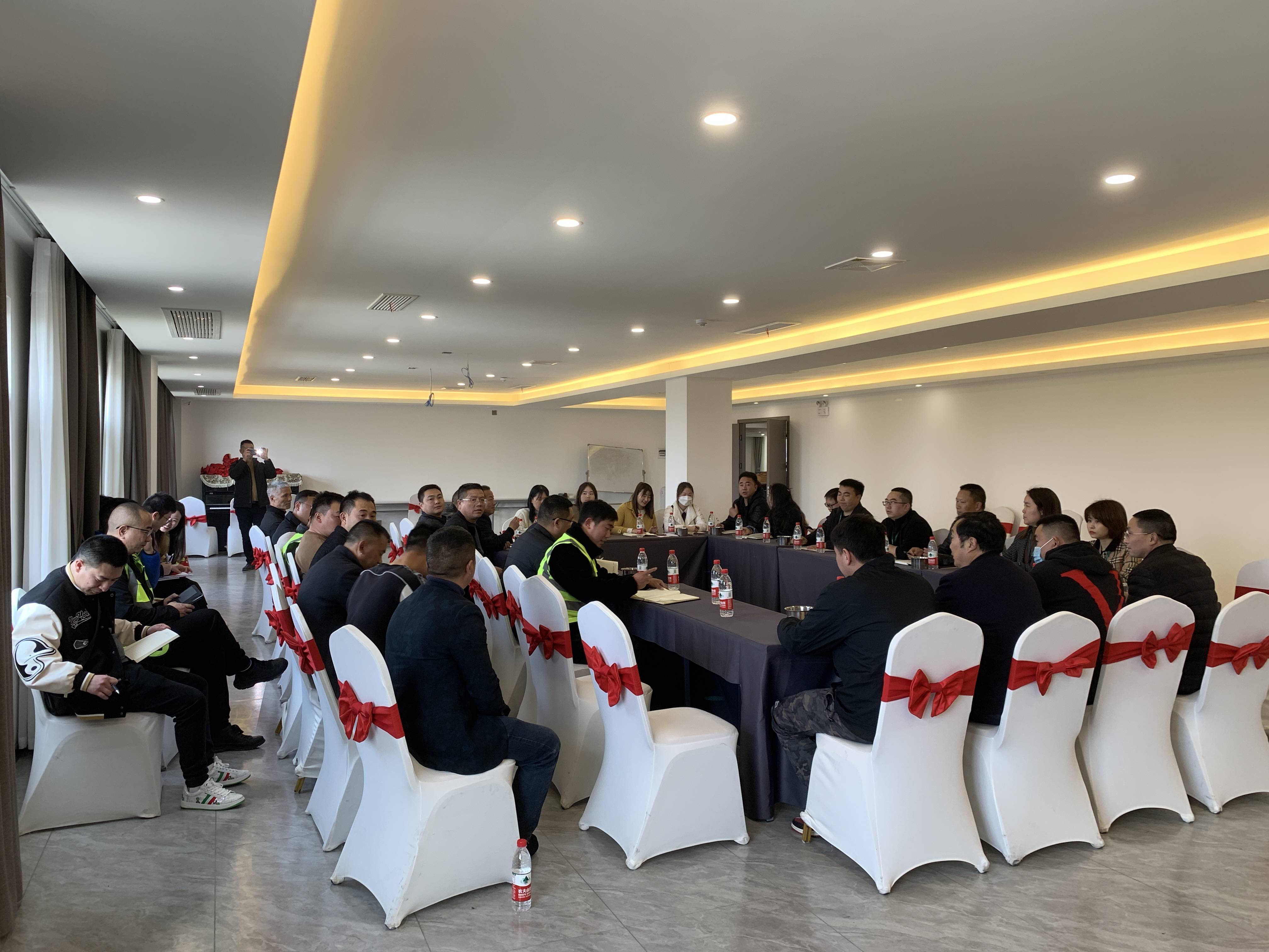 首季開門紅——第六工程公司生產(chǎn)經(jīng)營工作喜報頻傳(1) 首季開門紅——第六工程公司生產(chǎn)經(jīng)營工作喜報頻傳(1)